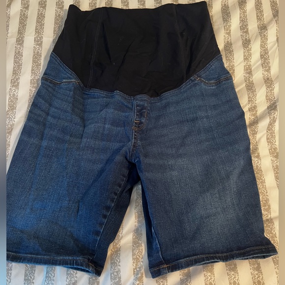 Maternity Jean shorts - Picture 1 of 2